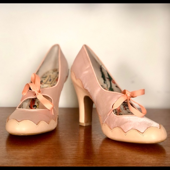 Miss L Fire NWOT Maxie silk ribbon pump - Picture 2 of 9